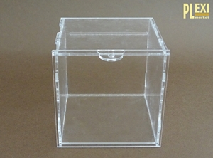 Cub plexiglas pentru donații